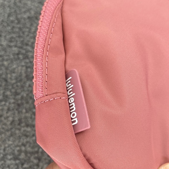 ❤️ Lululemon Brier Rose Extended Strap Everywhere Belt Bag NWT - Picture 3 of 8